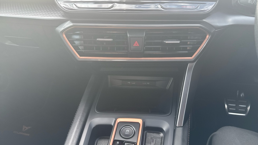 CUPRA Leon 1.5 eTSI 150 V2 5dr DSG Petrol Hatchback - Image 13