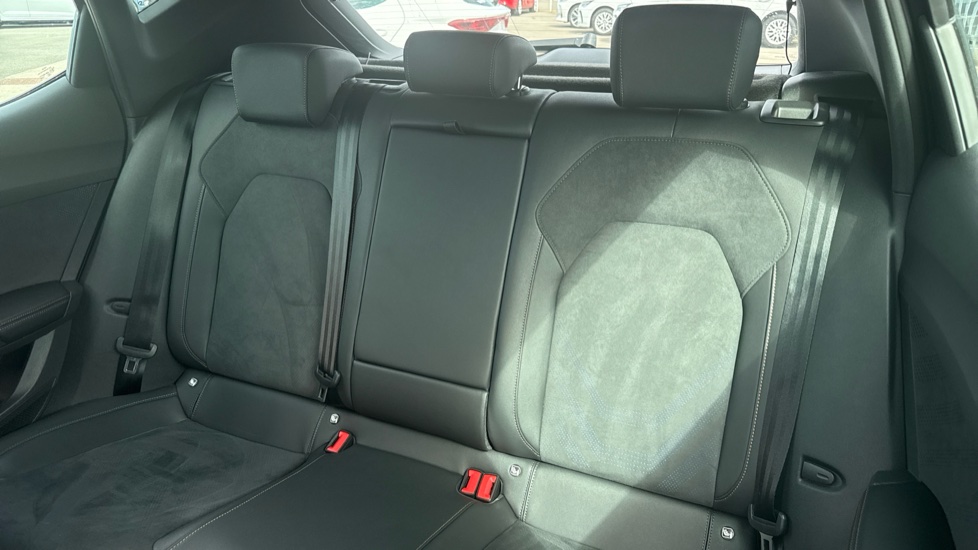 CUPRA Leon 1.5 eTSI 150 V2 5dr DSG Petrol Hatchback - Image 16