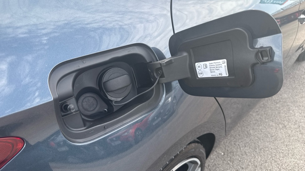 CUPRA Leon 1.5 eTSI 150 V2 5dr DSG Petrol Hatchback - Image 23