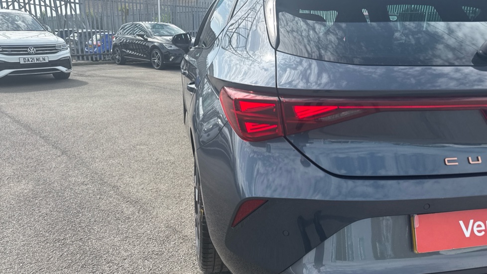 CUPRA Leon 1.5 eTSI 150 V2 5dr DSG Petrol Hatchback - Image 29