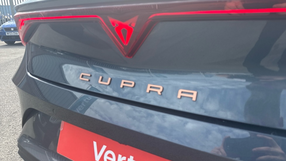 CUPRA Leon 1.5 eTSI 150 V2 5dr DSG Petrol Hatchback - Image 32