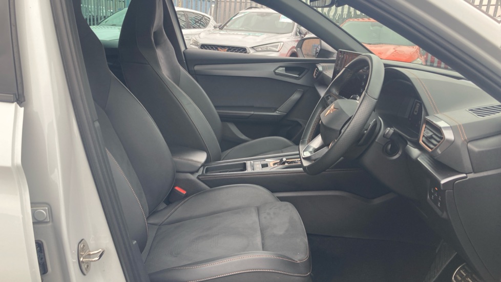 CUPRA Leon 1.5 eTSI 150 V2 5dr DSG Petrol Hatchback - Image 15