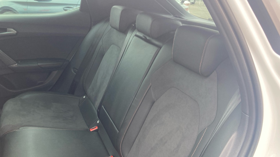 CUPRA Leon 1.5 eTSI 150 V2 5dr DSG Petrol Hatchback - Image 16