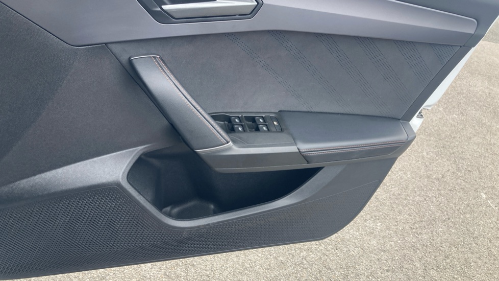 CUPRA Leon 1.5 eTSI 150 V2 5dr DSG Petrol Hatchback - Image 19