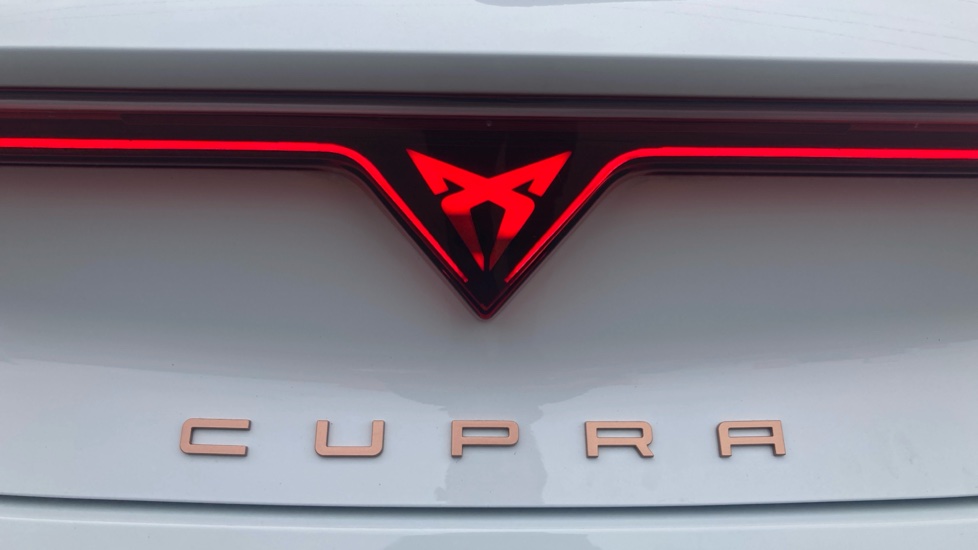 CUPRA Leon 1.5 eTSI 150 V2 5dr DSG Petrol Hatchback - Image 27