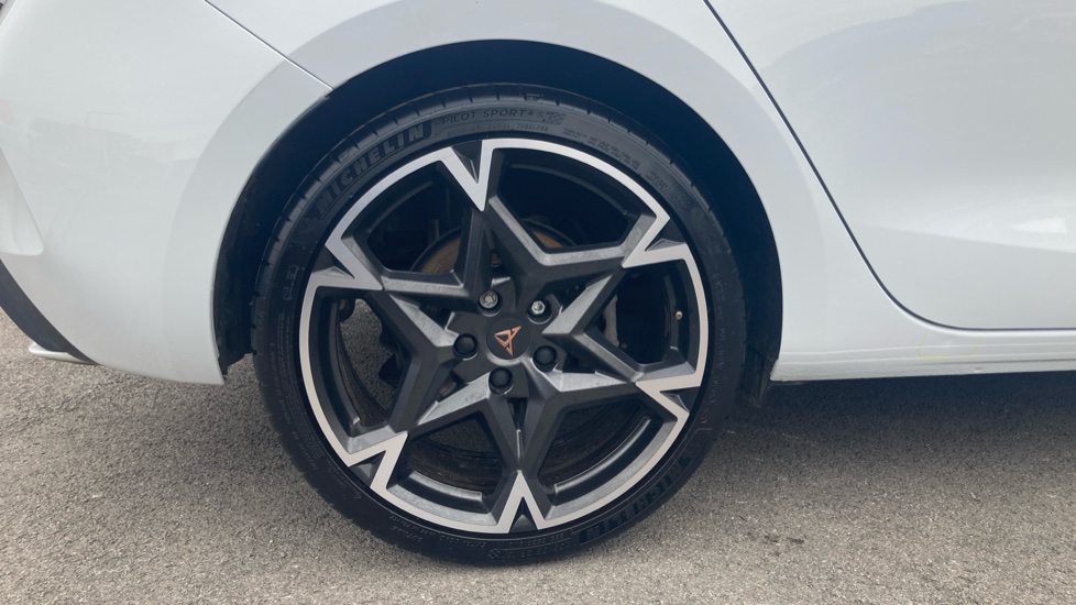 CUPRA Leon 1.5 eTSI 150 V2 5dr DSG Petrol Hatchback - Image 30