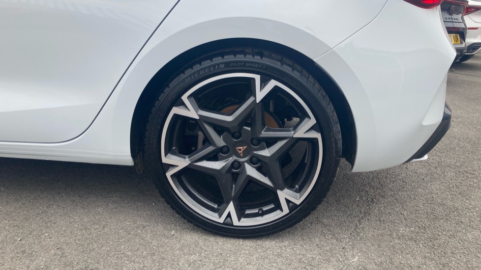 CUPRA Leon 1.5 eTSI 150 V2 5dr DSG Petrol Hatchback - Image 31