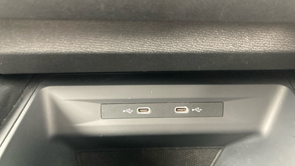 CUPRA Leon 1.5 eTSI 150 V2 5dr DSG Petrol Hatchback - Image 44
