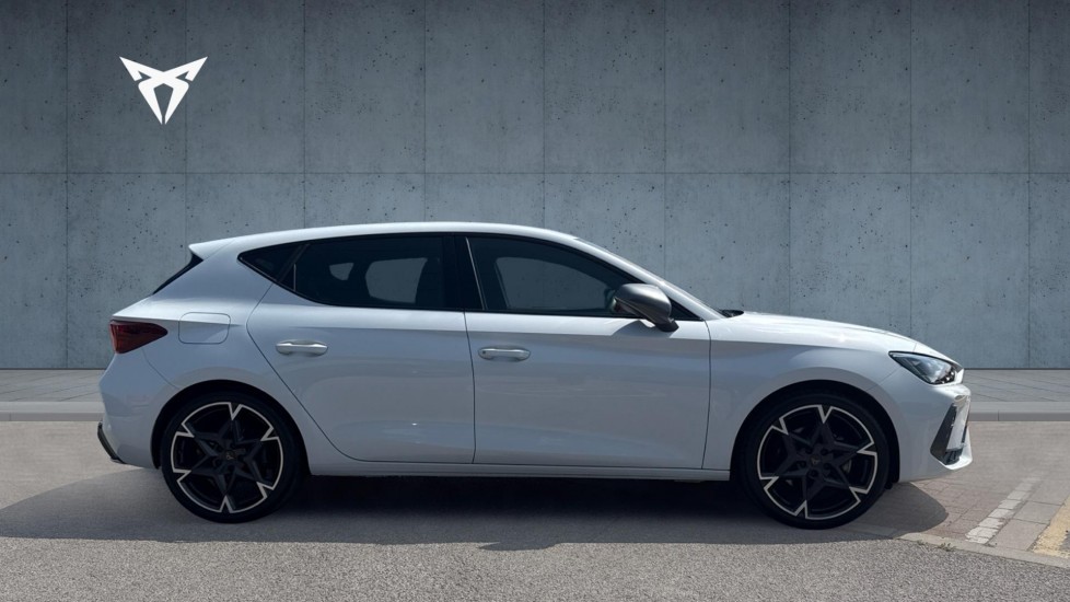 CUPRA Leon 1.5 eTSI 150 V2 5dr DSG Petrol Hatchback - Image 4
