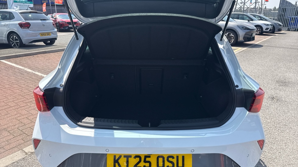 CUPRA Leon 1.5 eTSI 150 V2 5dr DSG Petrol Hatchback - Image 20