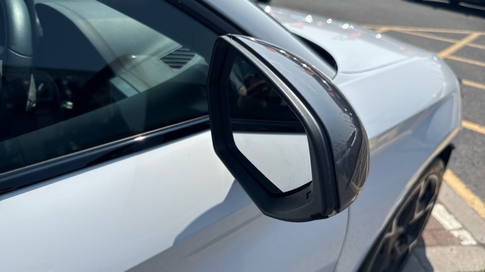 CUPRA Leon 1.5 eTSI 150 V2 5dr DSG Petrol Hatchback - Image 22