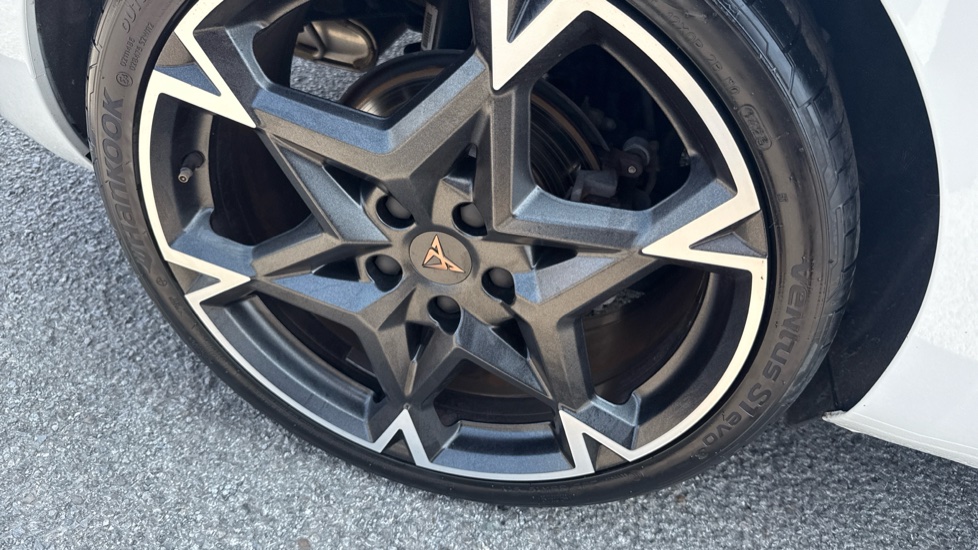 CUPRA Leon 1.5 eTSI 150 V2 5dr DSG Petrol Hatchback - Image 24