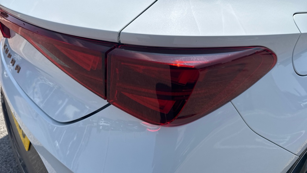 CUPRA Leon 1.5 eTSI 150 V2 5dr DSG Petrol Hatchback - Image 26