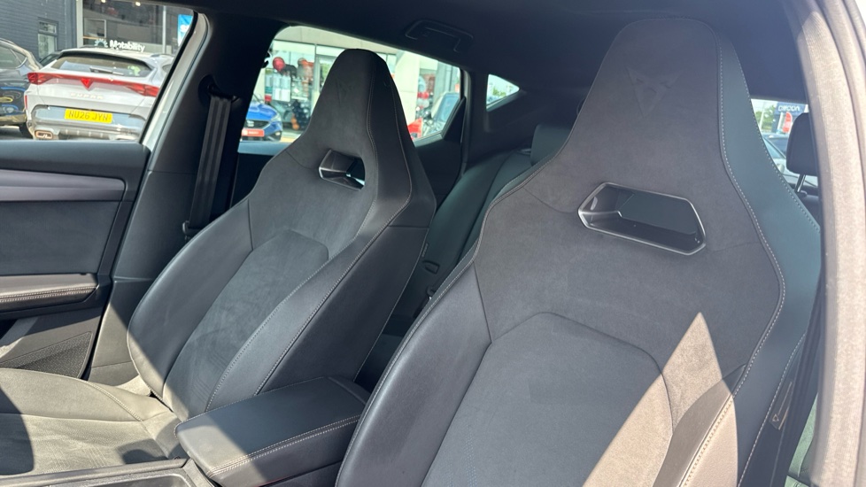 CUPRA Leon 1.5 eTSI 150 V2 5dr DSG Petrol Hatchback - Image 44