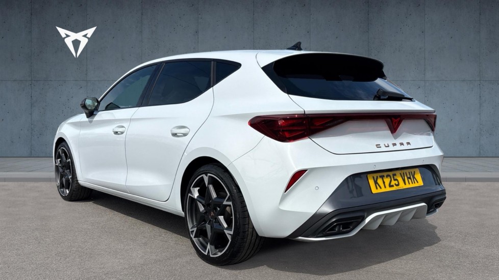 CUPRA Leon 1.5 eTSI 150 V2 5dr DSG Petrol Hatchback - Image 3