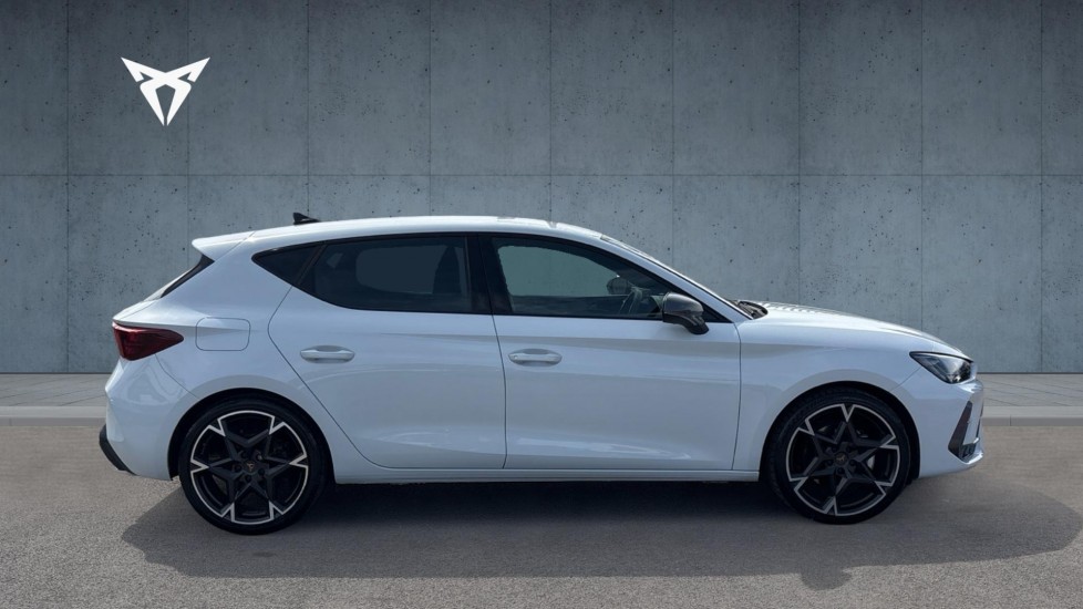 CUPRA Leon 1.5 eTSI 150 V2 5dr DSG Petrol Hatchback - Image 4
