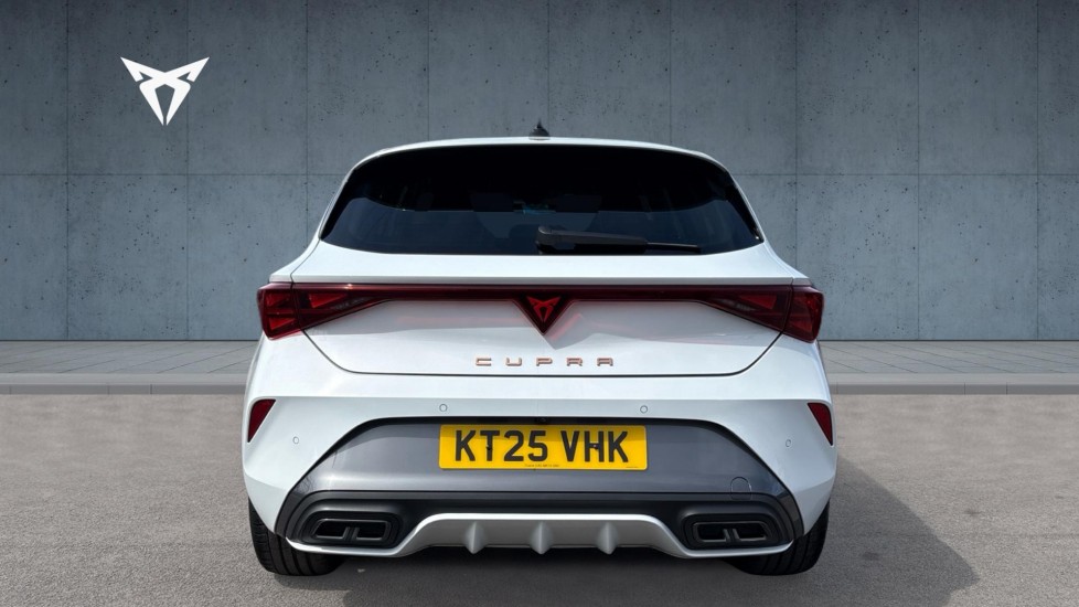 CUPRA Leon 1.5 eTSI 150 V2 5dr DSG Petrol Hatchback - Image 8