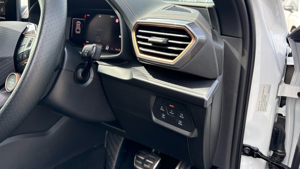 CUPRA Leon 1.5 eTSI 150 V2 5dr DSG Petrol Hatchback - Image 27