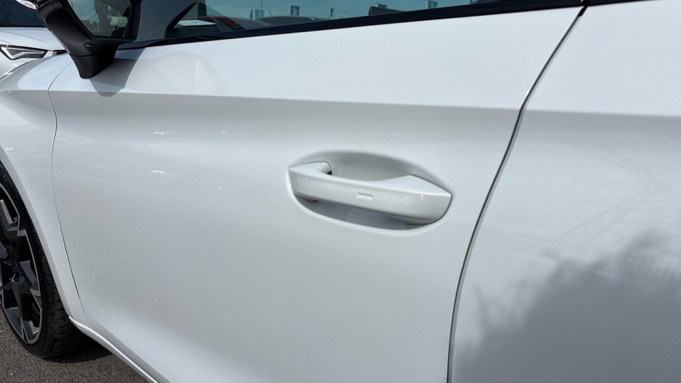 CUPRA Leon 1.5 eTSI 150 V2 5dr DSG Petrol Hatchback - Image 39