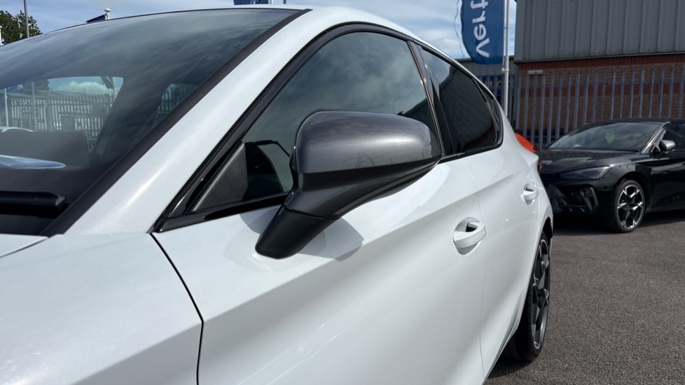 CUPRA Leon 1.5 eTSI 150 V2 5dr DSG Petrol Hatchback - Image 41