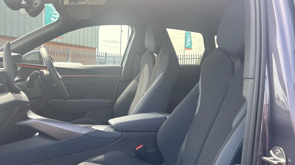 CUPRA Terramar 1.5 eTSI 150 V1 5dr DSG Petrol Hatchback - Image 31
