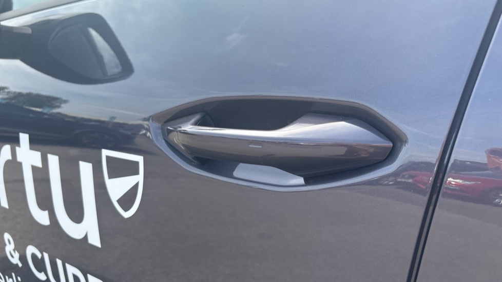 CUPRA Terramar 1.5 eTSI 150 V1 5dr DSG Petrol Hatchback - Image 32