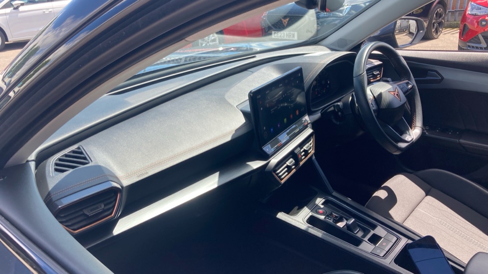 CUPRA Formentor 1.5 TSI 150 V1 5dr DSG Petrol Estate - Image 2