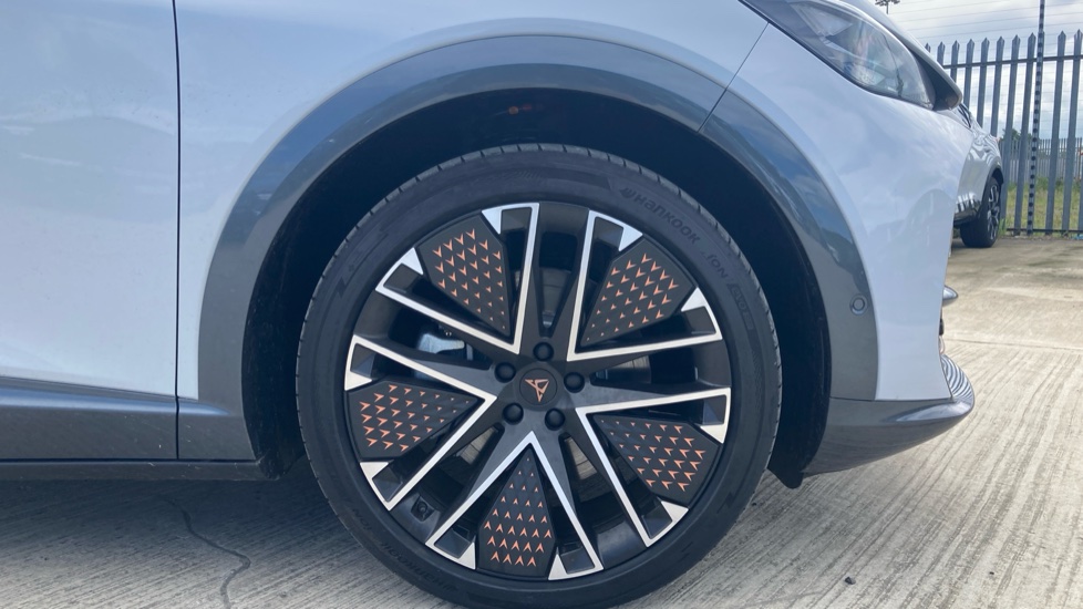 CUPRA Tavascan 250kW VZ2 77kWh AWD 5dr Auto Electric Estate - Image 5