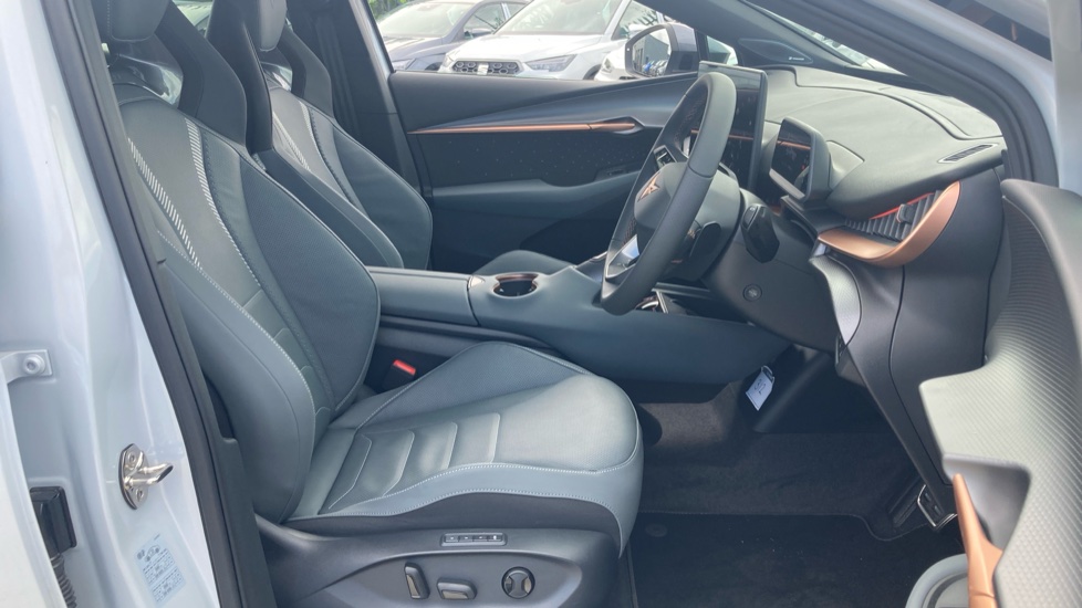 CUPRA Tavascan 250kW VZ2 77kWh AWD 5dr Auto Electric Estate - Image 15