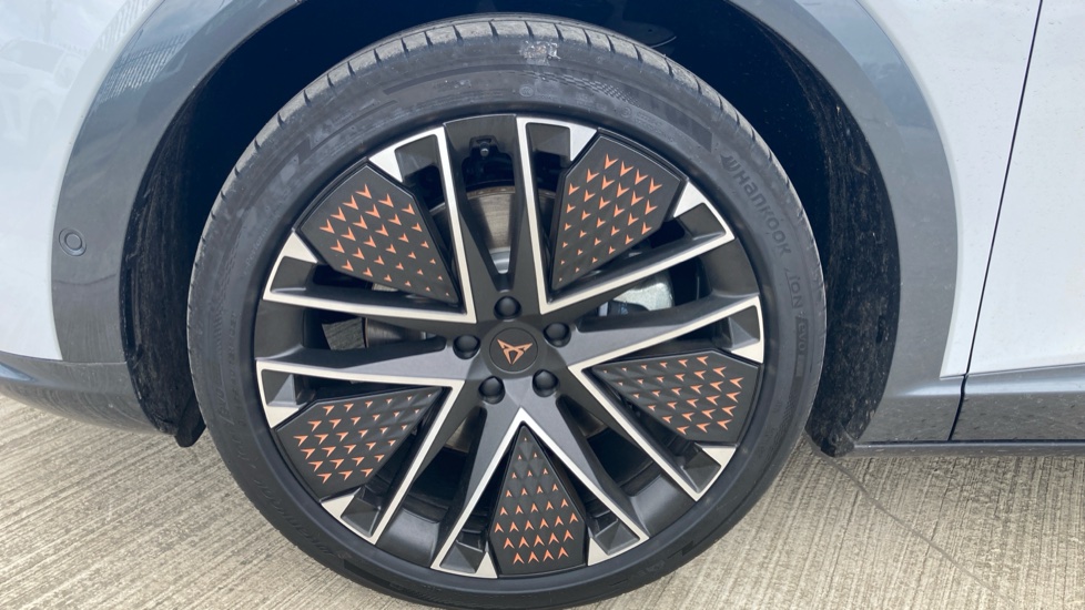 CUPRA Tavascan 250kW VZ2 77kWh AWD 5dr Auto Electric Estate - Image 32