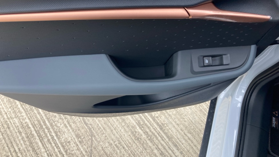 CUPRA Tavascan 250kW VZ2 77kWh AWD 5dr Auto Electric Estate - Image 33