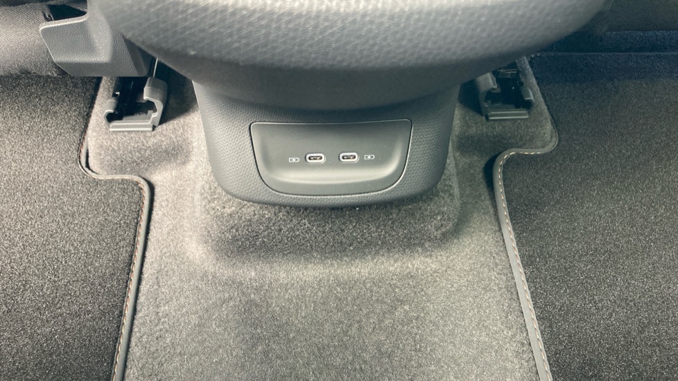 CUPRA Tavascan 250kW VZ2 77kWh AWD 5dr Auto Electric Estate - Image 35