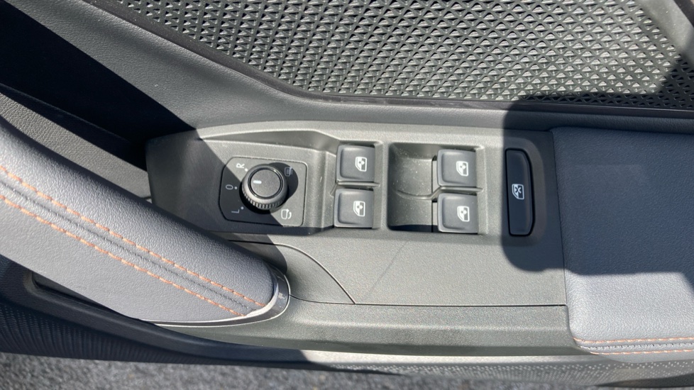 CUPRA Formentor 1.5 eTSI 150 V2 5dr DSG Petrol Estate - Image 33