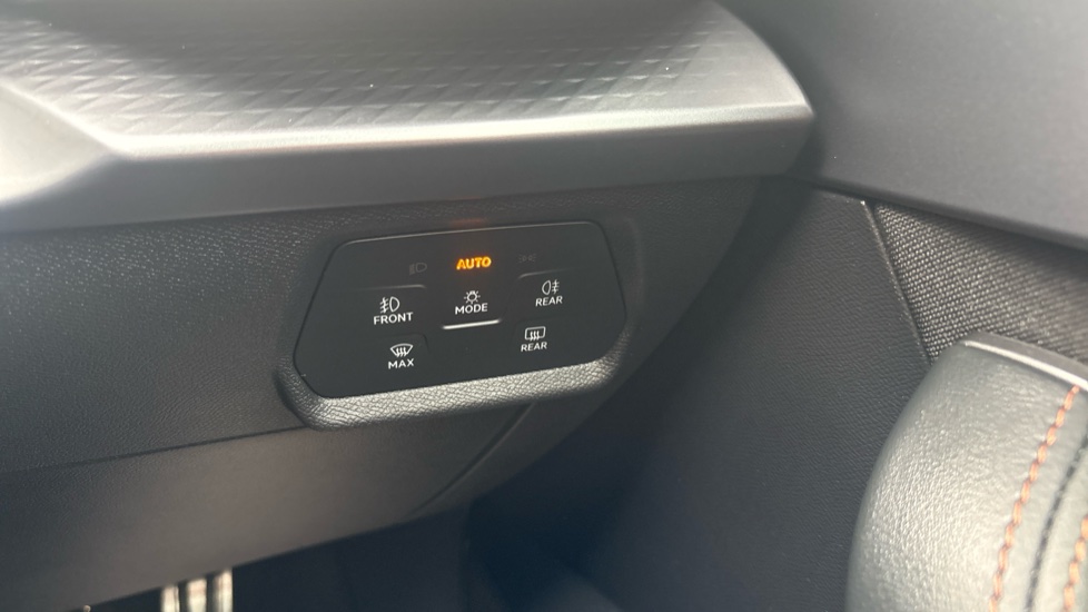 CUPRA Formentor 1.5 eTSI 150 V1 5dr DSG Petrol Estate - Image 38