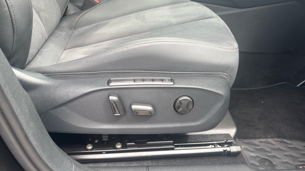 CUPRA Terramar 1.5 eTSI 150 V2 5dr DSG Petrol Hatchback - Image 32