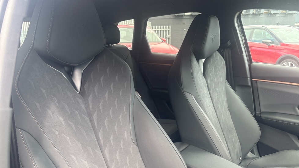 CUPRA Terramar 1.5 eTSI 150 V2 5dr DSG Petrol Hatchback - Image 33