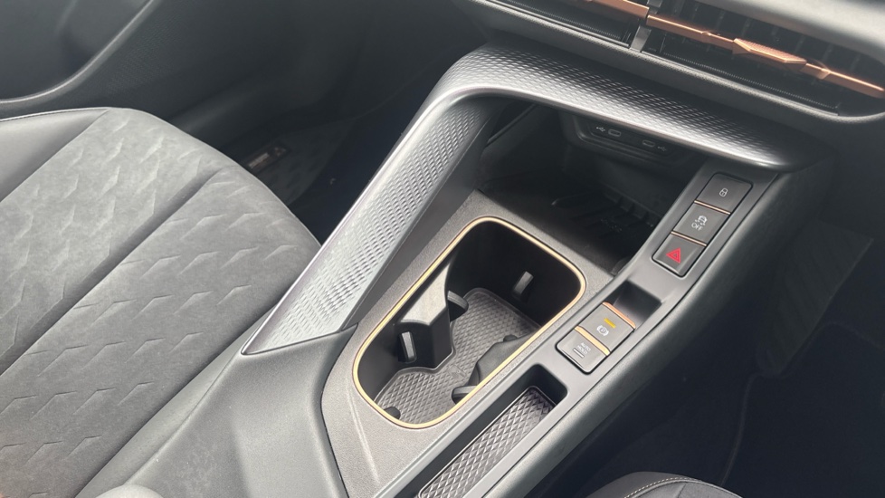 CUPRA Terramar 1.5 eTSI 150 V2 5dr DSG Petrol Hatchback - Image 14