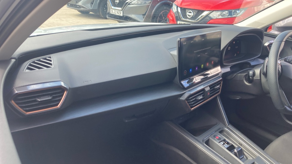 CUPRA Leon 1.5 eTSI V1 Design Edition 5dr DSG Petrol Hatchback - Image 2