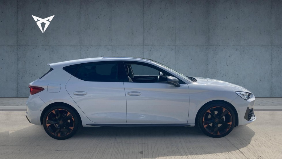 CUPRA Leon 1.5 eTSI V1 Design Edition 5dr DSG Petrol Hatchback - Image 4