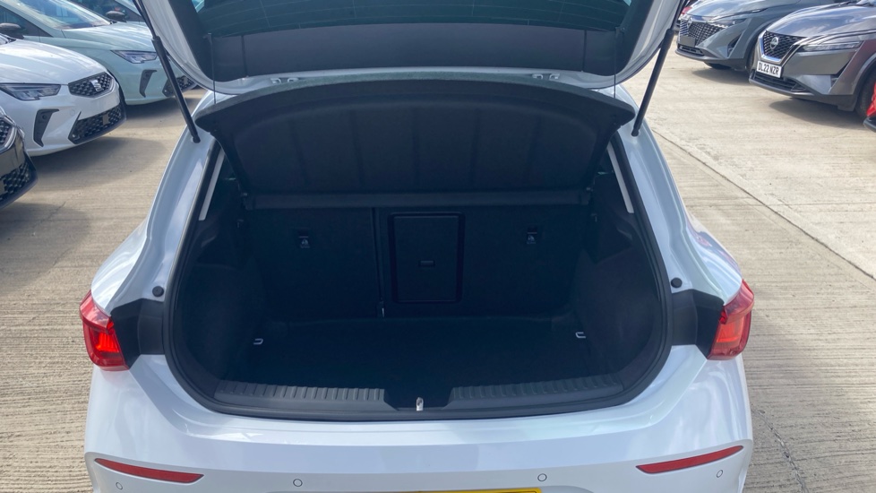 CUPRA Leon 1.5 eTSI V1 Design Edition 5dr DSG Petrol Hatchback - Image 20
