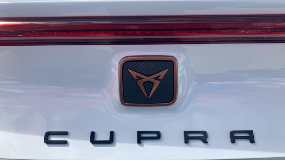 CUPRA Leon 1.5 eTSI V1 Design Edition 5dr DSG Petrol Hatchback - Image 25