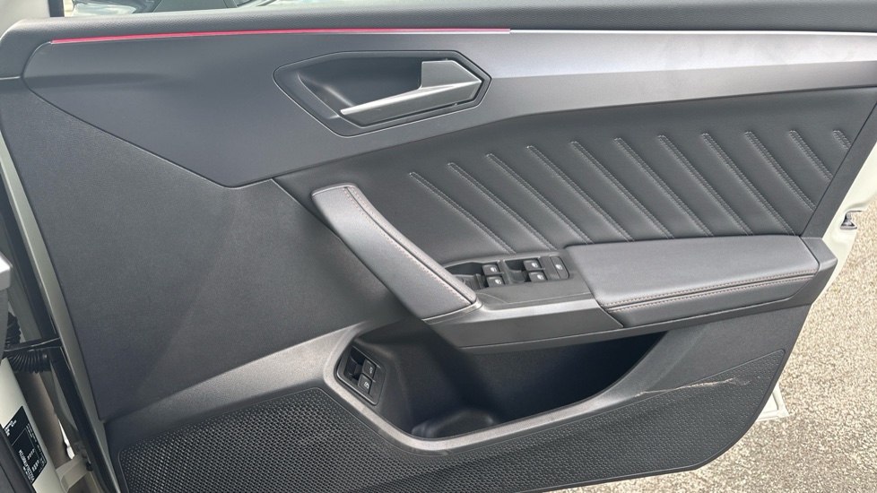 CUPRA Leon 1.5 eHybrid 204 Shadow Edition 5dr DSG Estate - Image 19