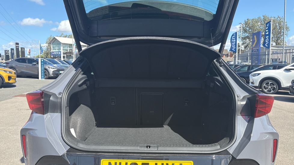 CUPRA Formentor 1.5 eHybrid 204 V2 5dr DSG Estate - Image 4