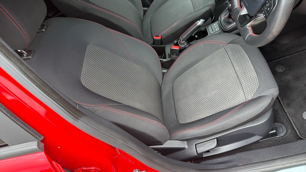 Ford Fiesta 1.0 EcoBoost 125 ST-Line 5dr Petrol Hatchback - Image 33