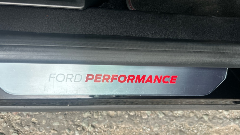 Ford Puma ST 1.0 EcoBoost Hybrid mHEV ST 5dr DCT Petrol Hatchback - Image 28