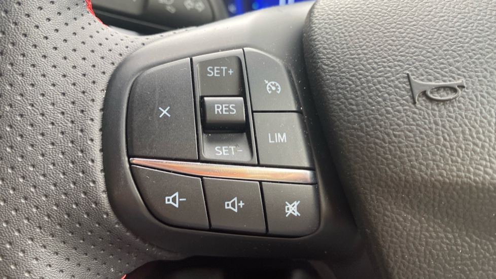 Ford Kuga 2.5 FHEV ST-Line Edition 5dr CVT Hybrid Estate - Image 21
