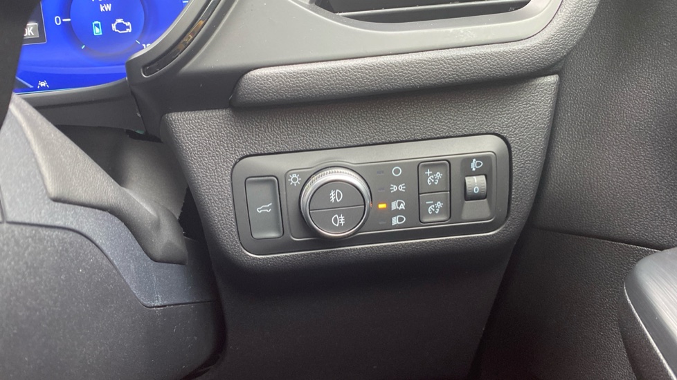 Ford Kuga 2.5 FHEV ST-Line Edition 5dr CVT Hybrid Estate - Image 23