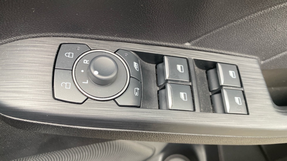 Ford Kuga 2.5 FHEV ST-Line Edition 5dr CVT Hybrid Estate - Image 32