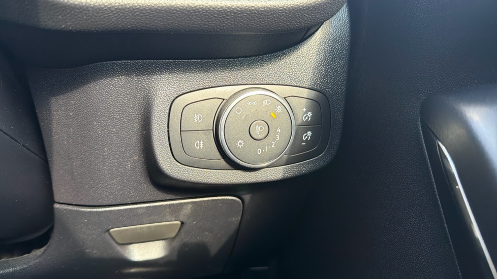 Ford Fiesta 1.0 EcoBoost Hybrid mHEV 125 Titanium 5dr Petrol Hatchback - Image 23