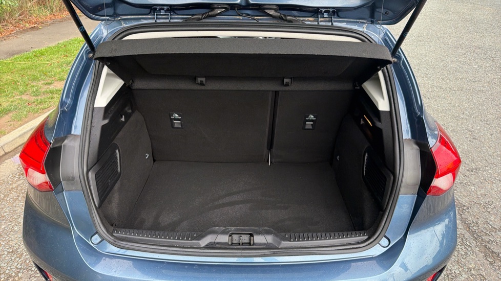 Ford Focus 1.0 EcoBoost 125 Titanium 5dr Petrol Hatchback - Image 4